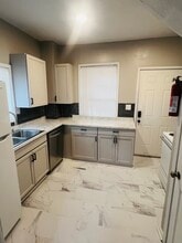 242 N 8th St in Kansas City, KS - Building Photo - Building Photo