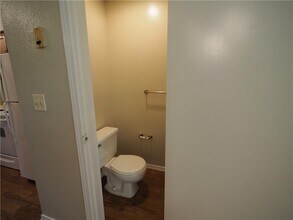 105 Hillside Dr in Elgin, TX - Building Photo - Building Photo