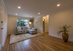 72 Saint Paul St, Unit 70 #4 in Brookline, MA - Building Photo