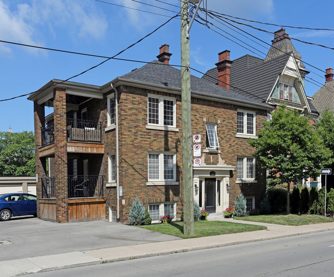 260 Bay St S in Hamilton, ON - Building Photo - Primary Photo