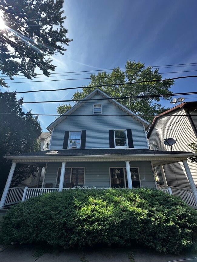 1531 Ross Ave, Unit 1531 Ross Ave