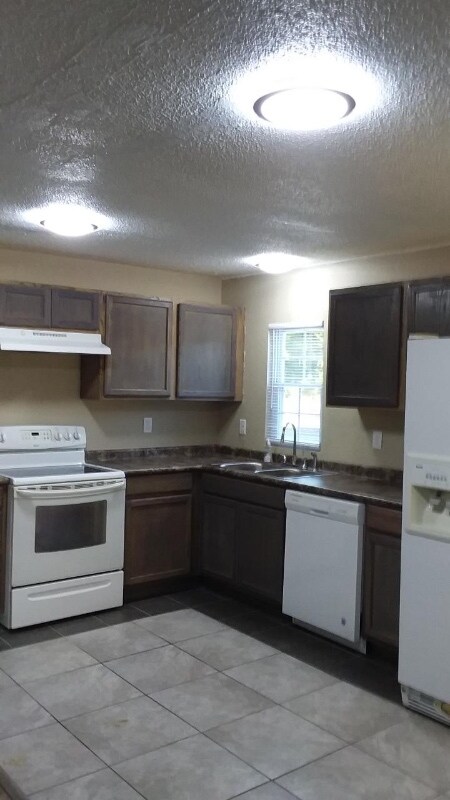 4566 Knoxville Hwy, Unit 1 in Oliver Springs, TN - Building Photo - Building Photo