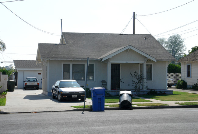 136 S 4th St in Santa Paula, CA - Building Photo - Building Photo