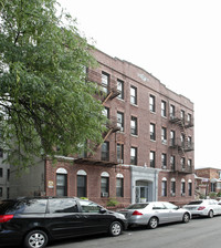 Rez Court in Brooklyn, NY - Foto de edificio - Building Photo