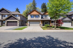 32483 Abercrombie Pl in Mission, BC - Building Photo