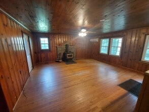 4211 Yellow Mountain Rd in Roanoke, VA - Building Photo - Building Photo