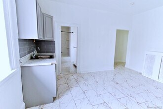 63 Herriot St in Yonkers, NY - Building Photo - Building Photo