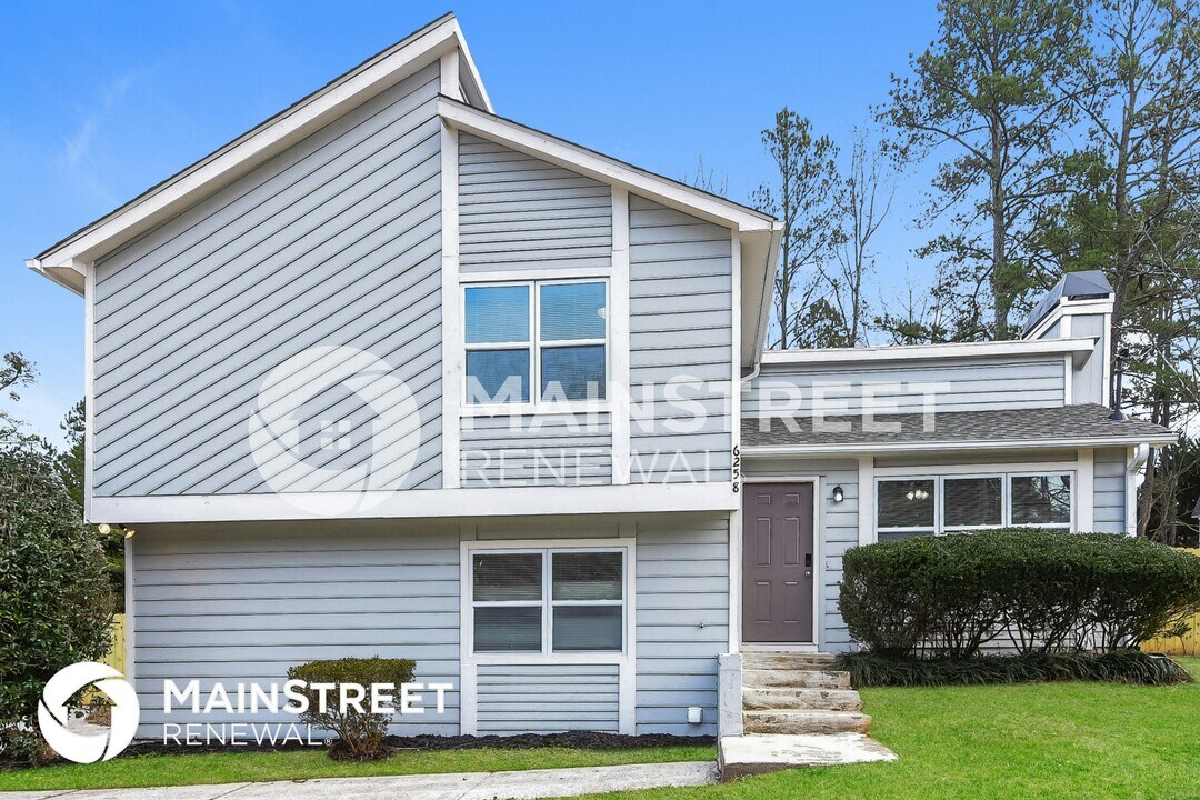 6258 Leverett Dr in Stonecrest, GA - Building Photo