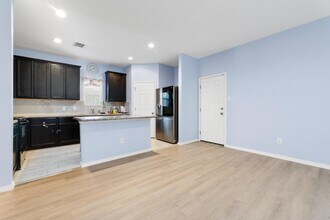 2450 Keyhole Vw in Converse, TX - Building Photo - Building Photo