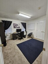 1300 Lomond Dr in Midlothian, VA - Foto de edificio - Building Photo