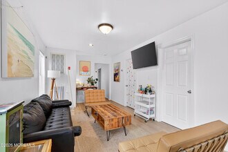 191 3rd Ave in Manasquan, NJ - Building Photo - Building Photo