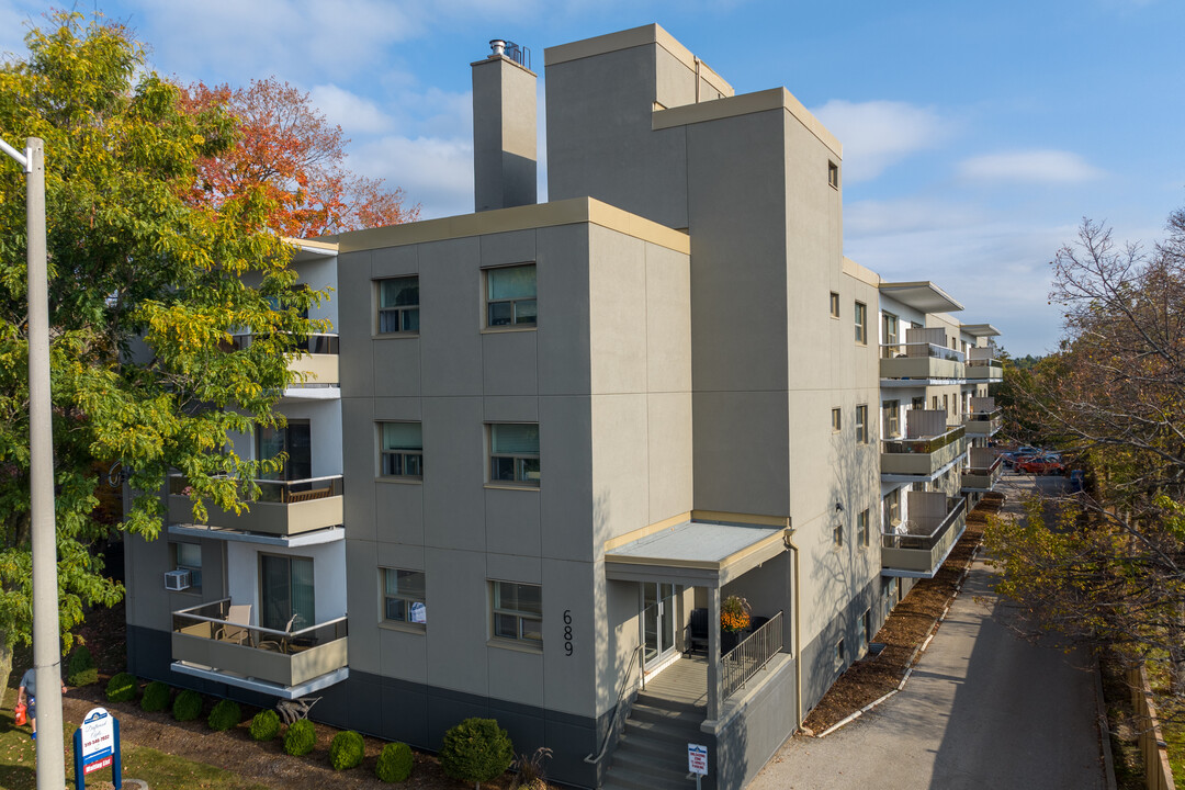 Driftwood Apartments in Guelph, ON - Building Photo