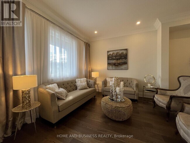 115 Russell Dr in Oakville, ON - Building Photo - Building Photo