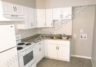 2508 NW Frances St in Lee's Summit, MO - Building Photo - Building Photo