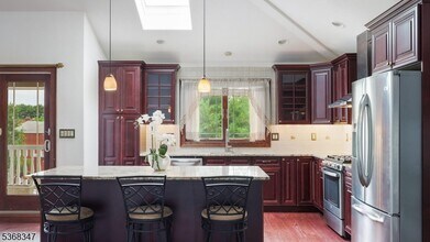 249 Sanford Ave in Lyndhurst, NJ - Building Photo - Building Photo