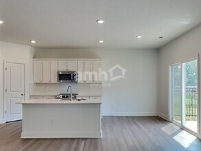 305 Pne Hl Ct in Delaware, OH - Building Photo - Building Photo