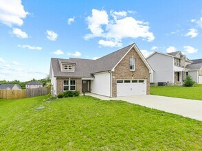 125 Tomahawk Pt in Clarksville, TN - Building Photo - Building Photo