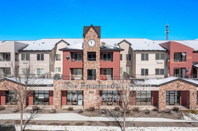 property at 310 N Promenade Loop
