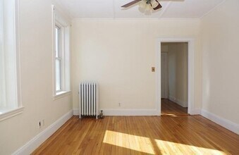 131 Park Dr in Boston, MA - Building Photo - Building Photo