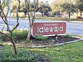 10053 Westpark Dr in Houston, TX - Building Photo