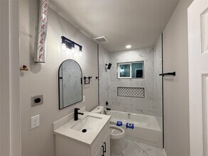 5238 Pease St in Houston, TX - Building Photo - Building Photo