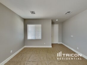 4134 Blue Manor Ln in North Las Vegas, NV - Building Photo - Building Photo