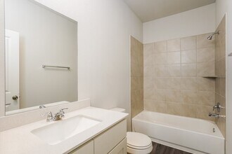 3020 Wild Indigo Trl in Brookshire, TX - Foto de edificio - Building Photo