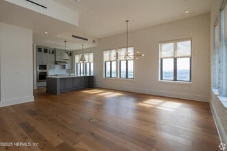 112 Adams St in Jacksonville, FL - Building Photo - Building Photo