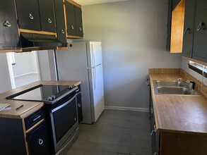 256 N Berthe Ave, Unit A in Panama City, FL - Building Photo - Building Photo