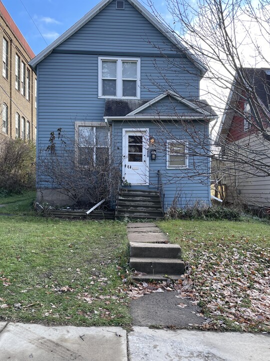 408 Cleveland St in Eveleth, MN - Building Photo