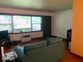 1001 N Harlem Ave-Unit -B in Oak Park, IL - Building Photo - Building Photo