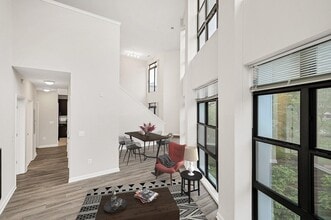 Crystal City Lofts in Arlington, VA - Foto de edificio - Building Photo