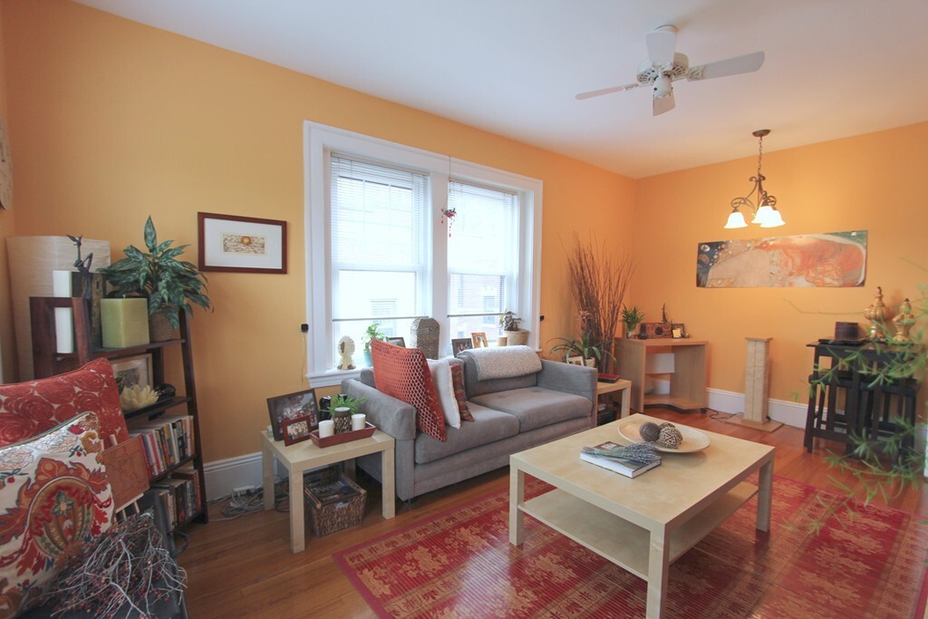 592 Washington St in Brookline, MA - Foto de edificio