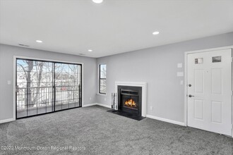 16 Ayres Ct in East Brunswick, NJ - Building Photo - Building Photo
