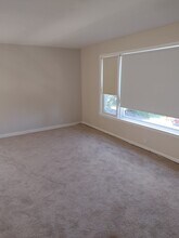 5617 N Christiana Ave, Unit 2 in Chicago, IL - Building Photo - Building Photo