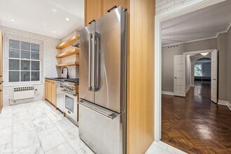 73 E Elm St in Chicago, IL - Building Photo - Building Photo