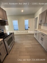 11001 Ashbury Ave in Cleveland, OH - Foto de edificio - Building Photo