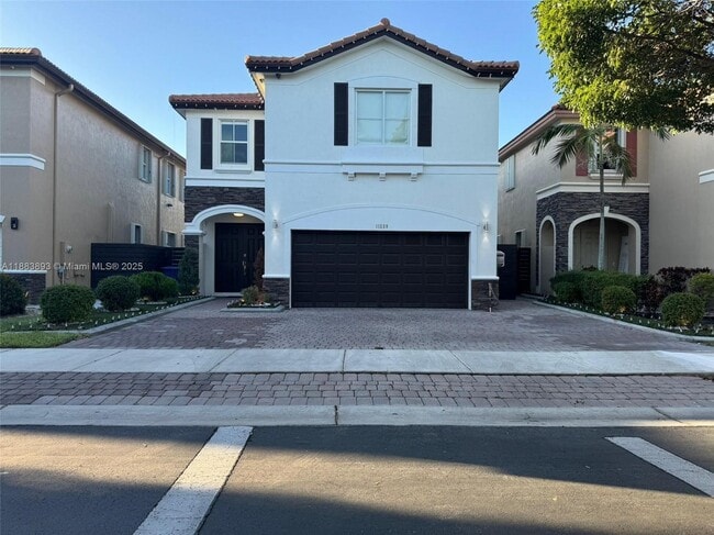 11229 NW 44th Terrace in Doral, FL - Building Photo - Building Photo