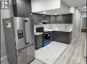 14 Midmorning Rd in Brampton, ON - Building Photo - Building Photo