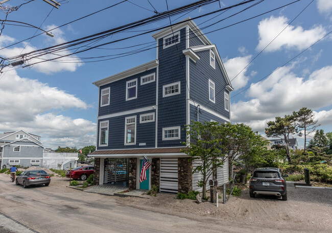 2154 Fairfield Beach Rd in Fairfield, CT - Foto de edificio - Building Photo