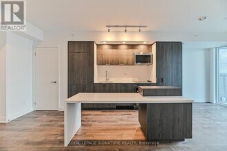 370 Martha St in Burlington, ON - Building Photo - Building Photo