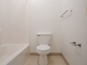 1112 W 4th St, Unit 1140-3C in Erie, PA - Building Photo - Building Photo