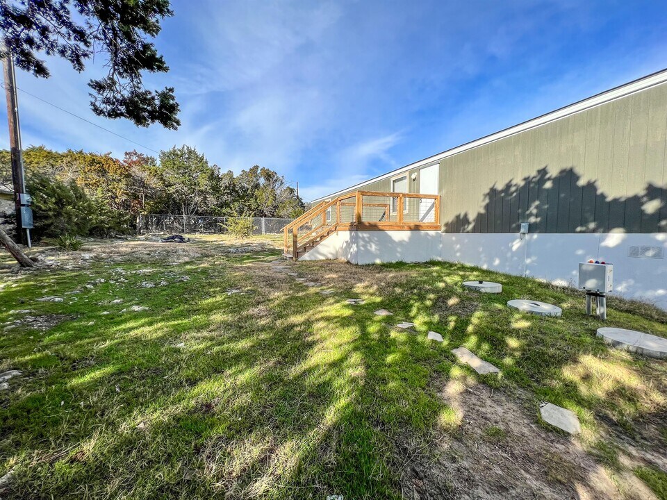 1166 Ramble Hills in Canyon Lake, TX - Building Photo