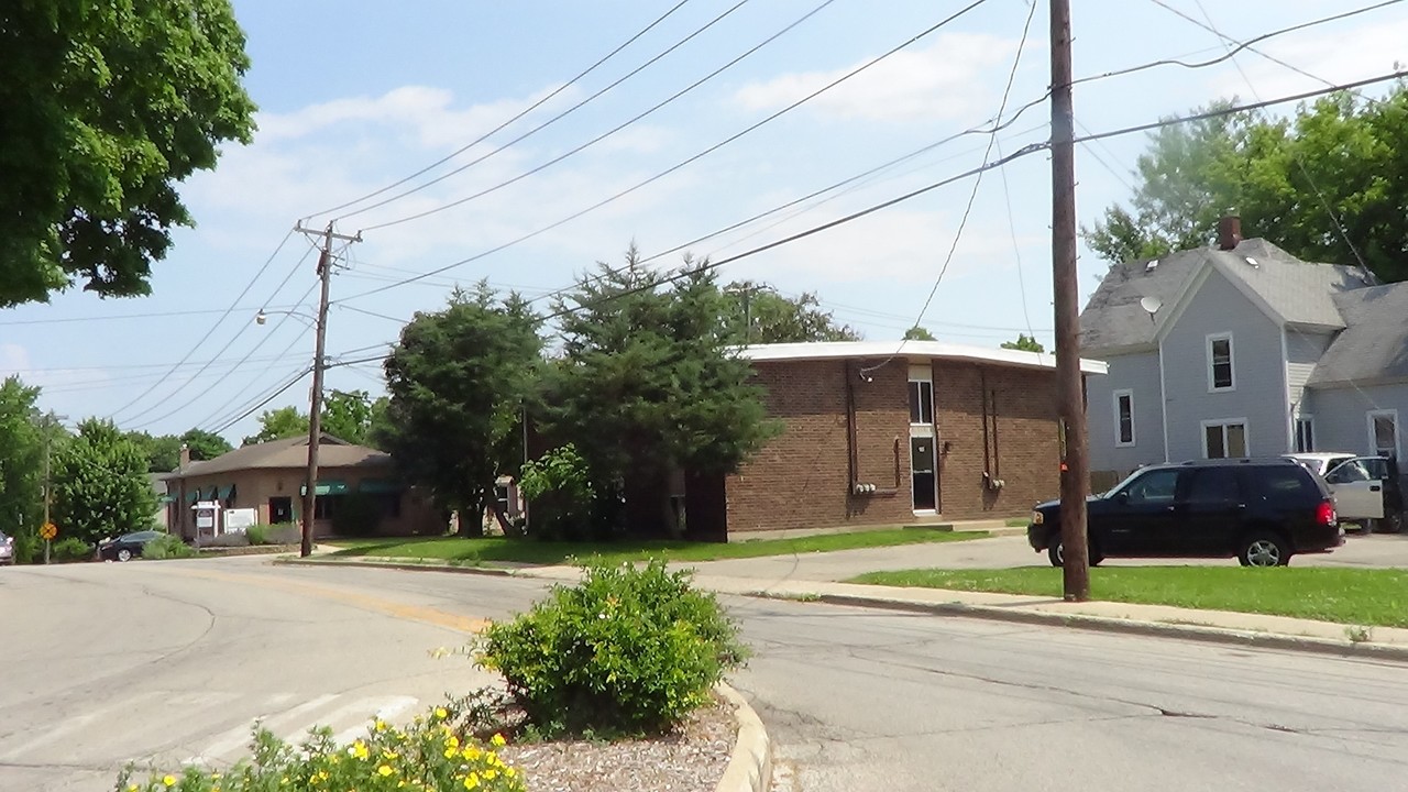 436 Washington St in Woodstock, IL - Building Photo