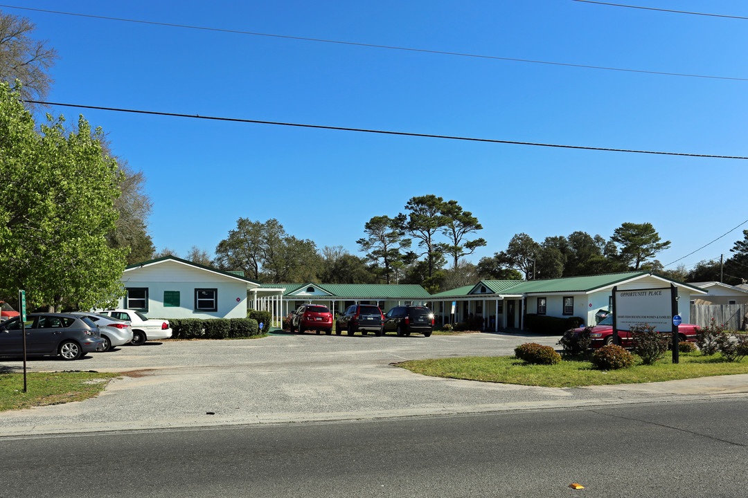 305 Lovejoy Rd in Fort Walton Beach, FL - Building Photo