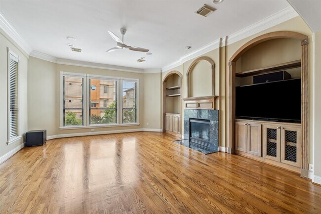 1335 Fairview St in Houston, TX - Building Photo - Building Photo