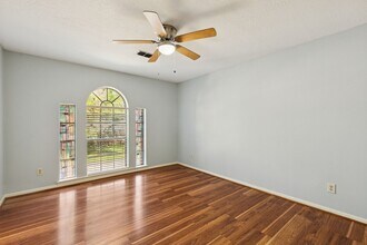 14819 Walbrook Dr in Sugar Land, TX - Building Photo - Building Photo