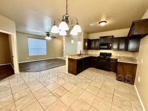 175 Bison Ct Way in Mustang, OK - Building Photo - Building Photo