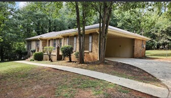 260 Gentry Dr in Athens, GA - Building Photo