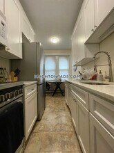 1645 Commonwealth Ave in Boston, MA - Building Photo - Building Photo